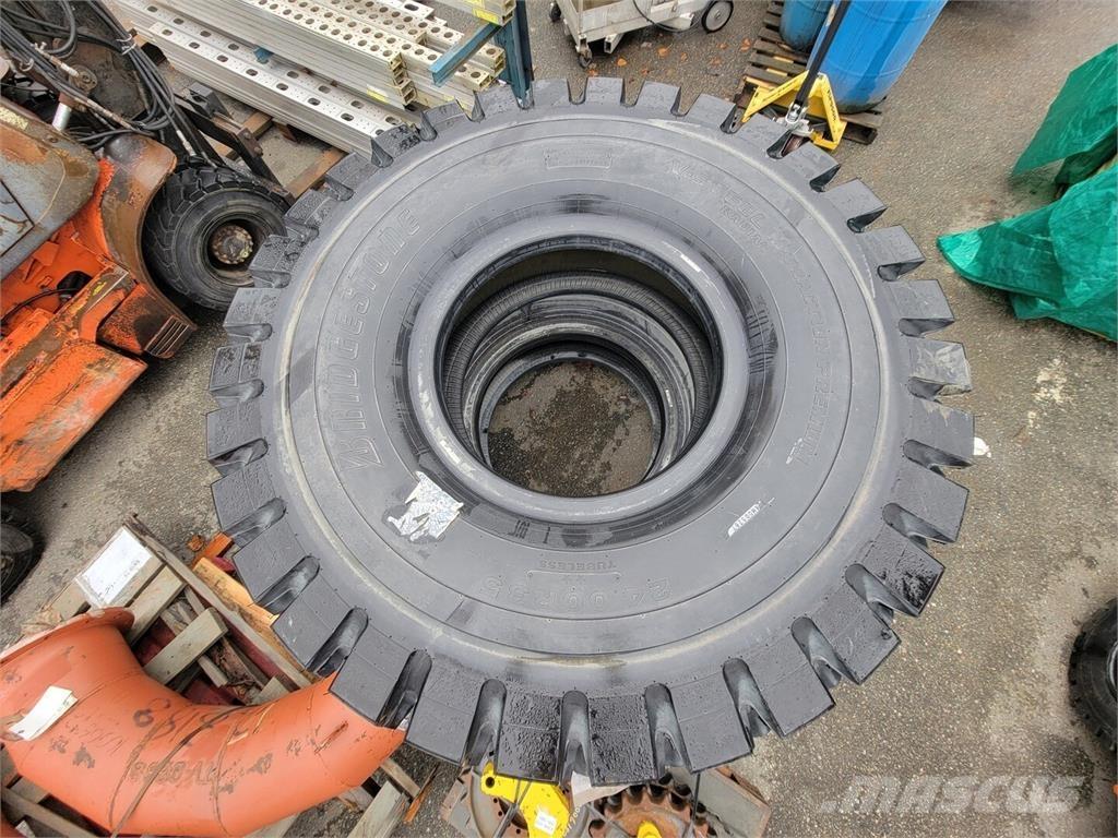 Bridgestone 422991 Gumiabroncsok, kerekek és felnik