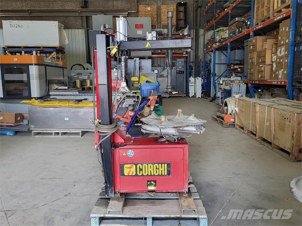 Corghi A9824 Gumiabroncsok, kerekek és felnik