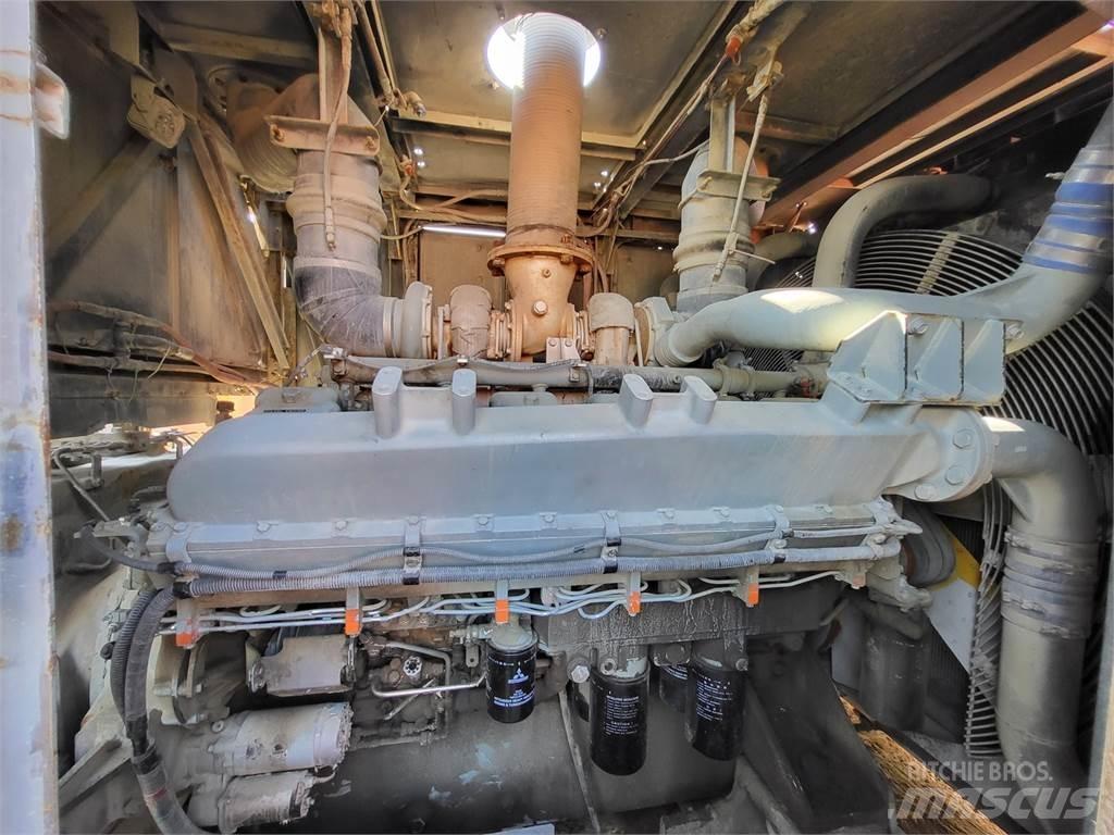 Hitachi S12A2-Y1TAA1 Motorok