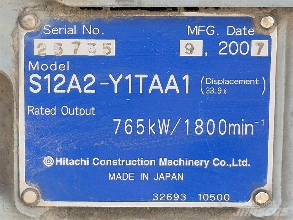 Hitachi S12A2-Y1TAA1 Motorok