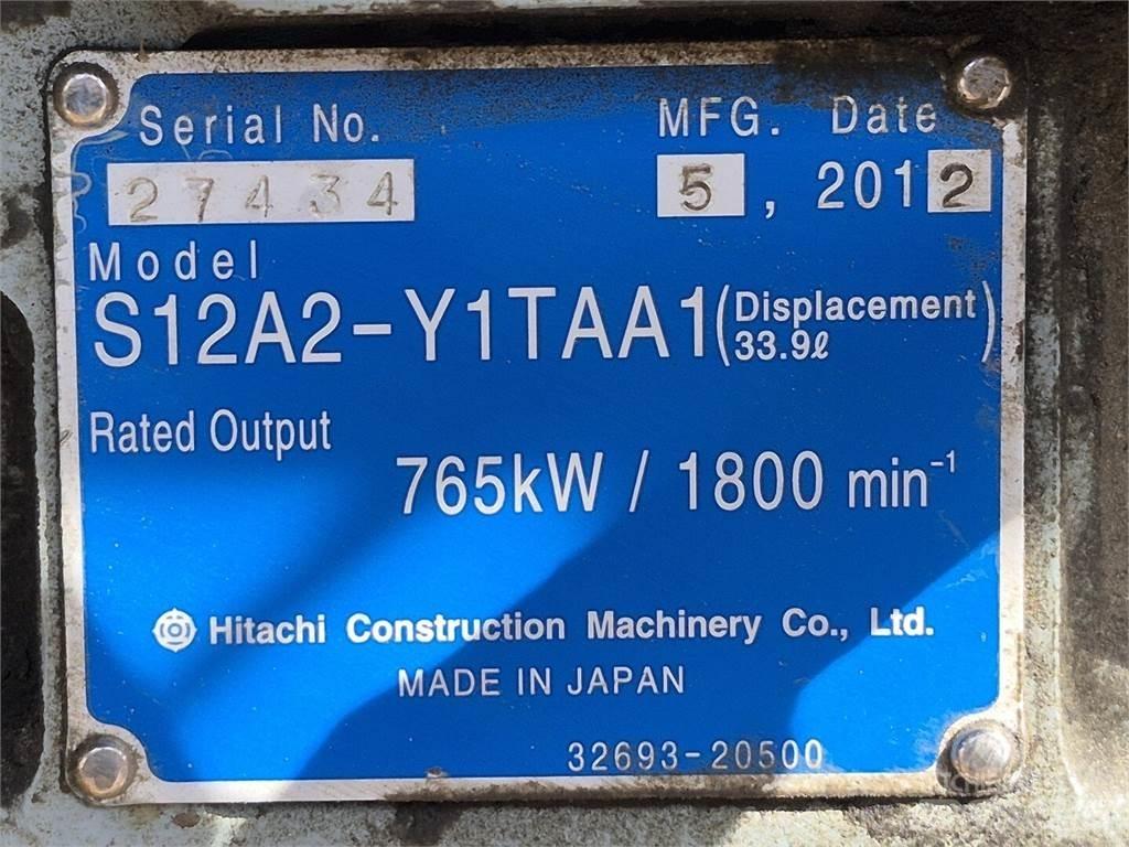 Hitachi S12A2-Y1TAA1 Motorok