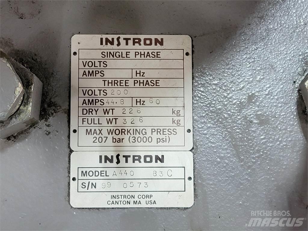  INSTRON A440 83C Vízpumpák