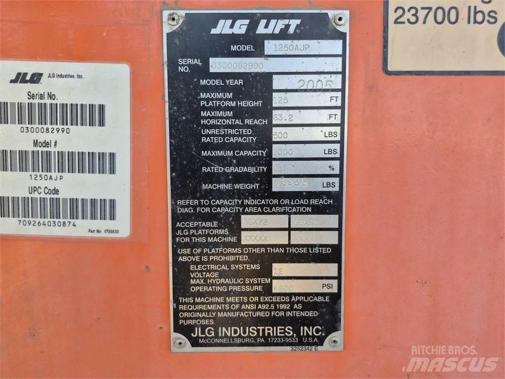 JLG 1250AJP Karos emelők