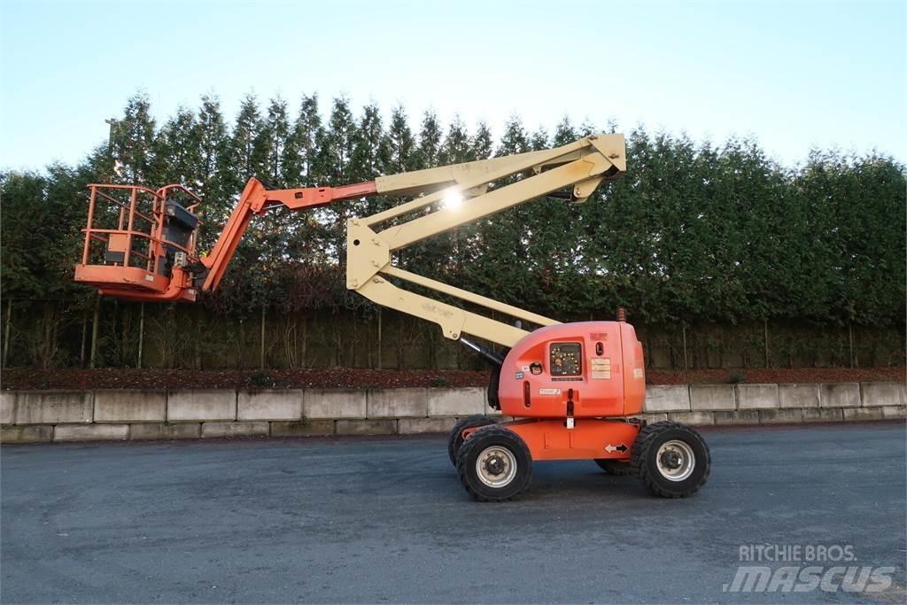 JLG 450AJ Karos emelők