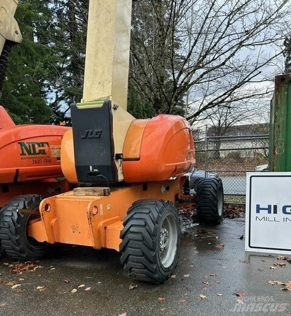JLG 800AJ Karos emelők