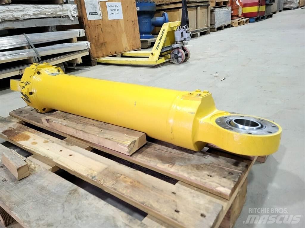 Komatsu EL7952 Csuklósdömperek