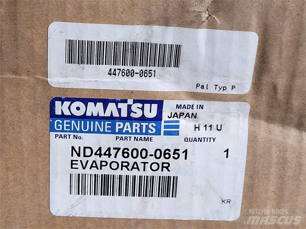 Komatsu ND447600-0651 Fűtő és Hűtő felszerelések