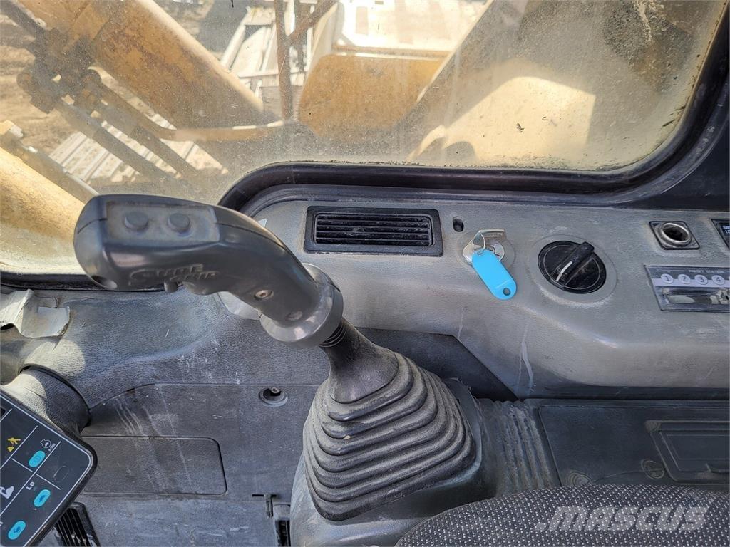 Komatsu PC600LC-6 Gumikerekes kotrók