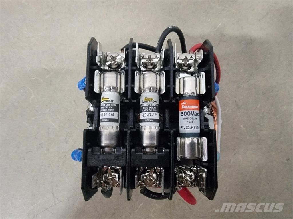  SQUARE D LA9TFD32X Építőipar - Egyebek