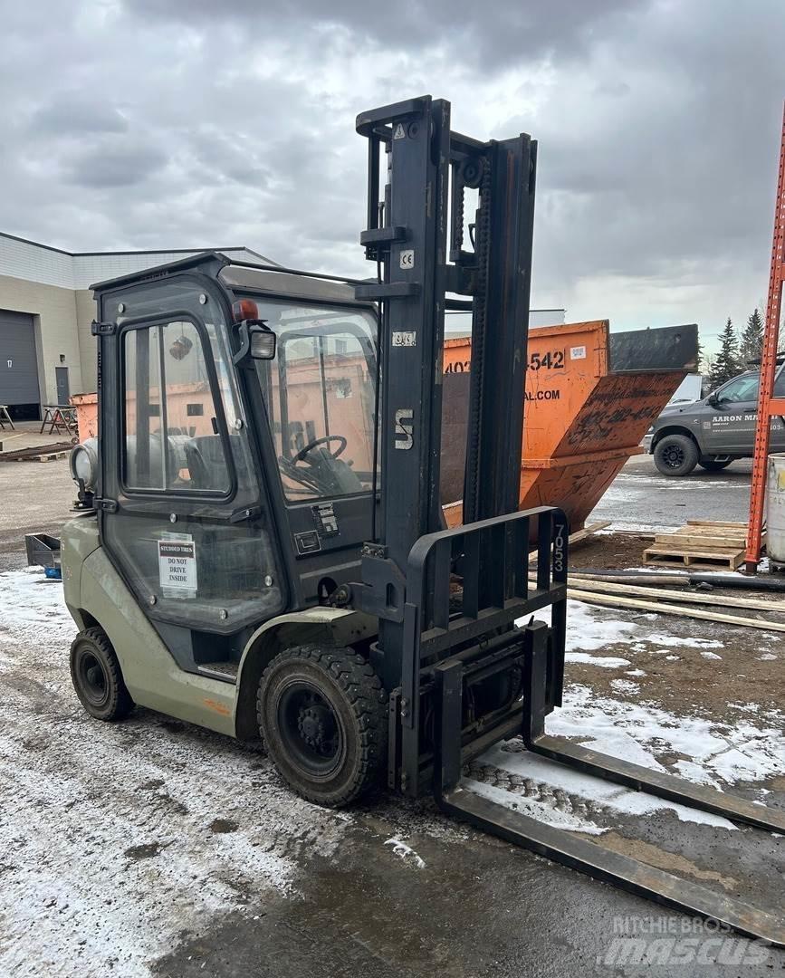 UN Forklift FL25T-JA Építőipar - Egyebek