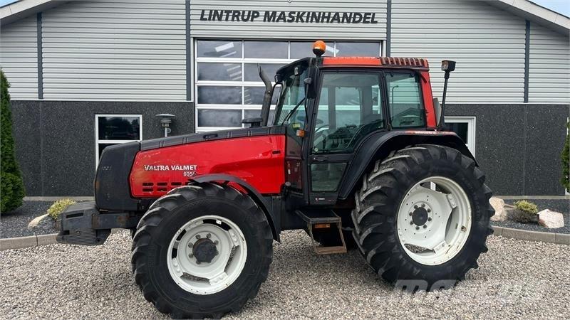 Valmet 8050 Traktorok