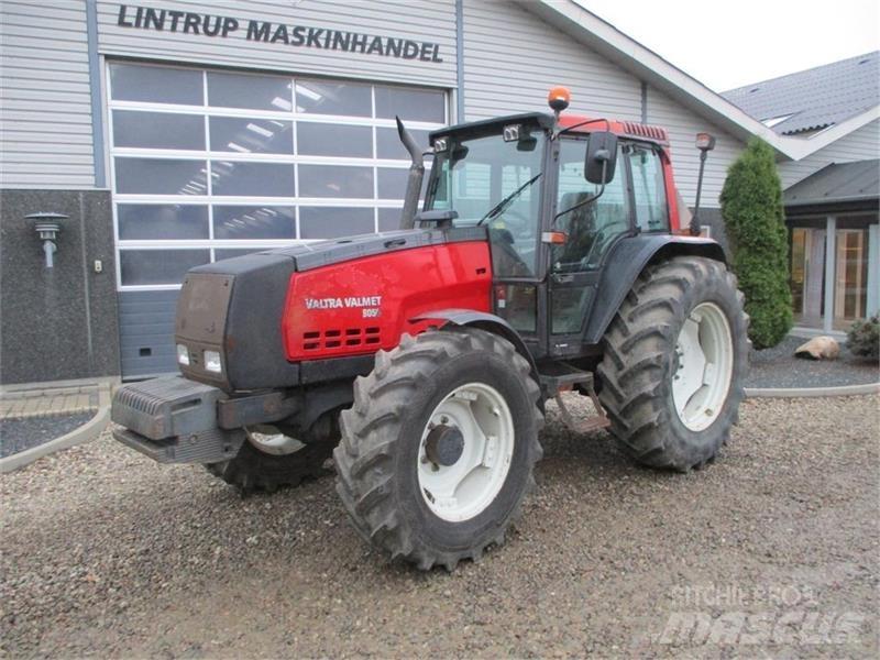 Valmet 8050 Traktorok