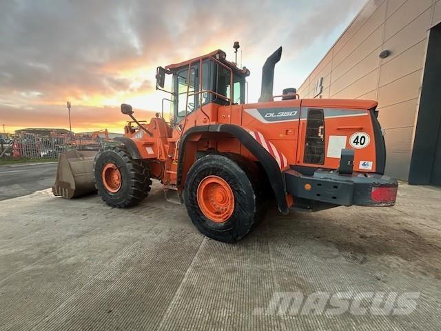 Develon DL350-5 Gumikerekes homlokrakodók