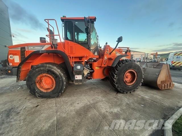 Develon DL350-5 Gumikerekes homlokrakodók