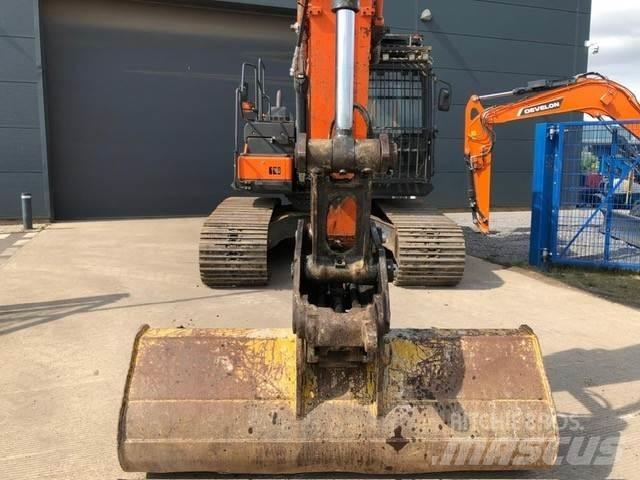 Develon Dx225lc-5 Lánctalpas kotrók