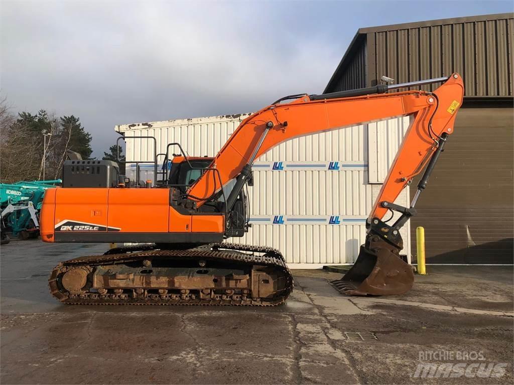 Develon Dx225lc-7 Lánctalpas kotrók