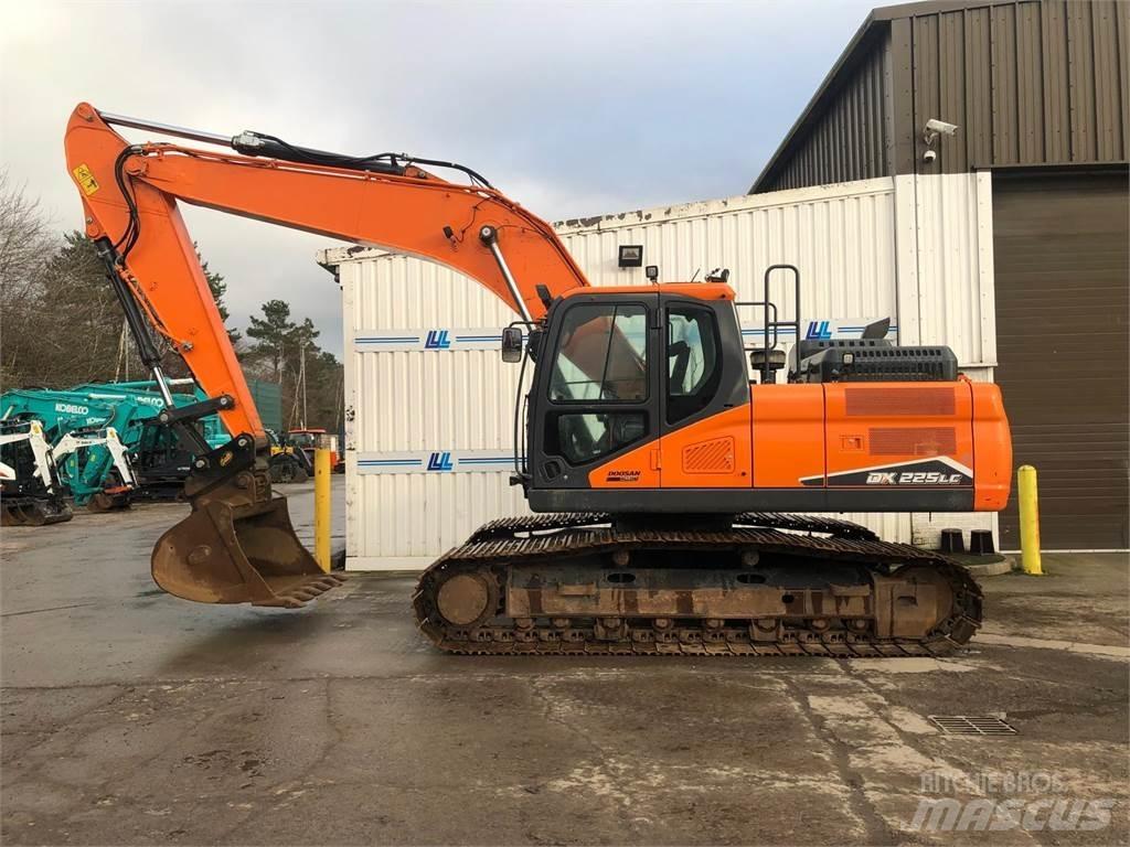 Develon Dx225lc-7 Lánctalpas kotrók