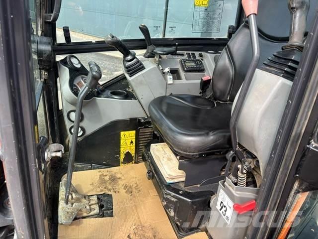 Develon Dx27z Lánctalpas kotrók