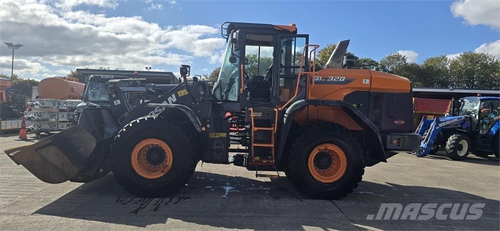 Doosan DL320-7 Gumikerekes homlokrakodók