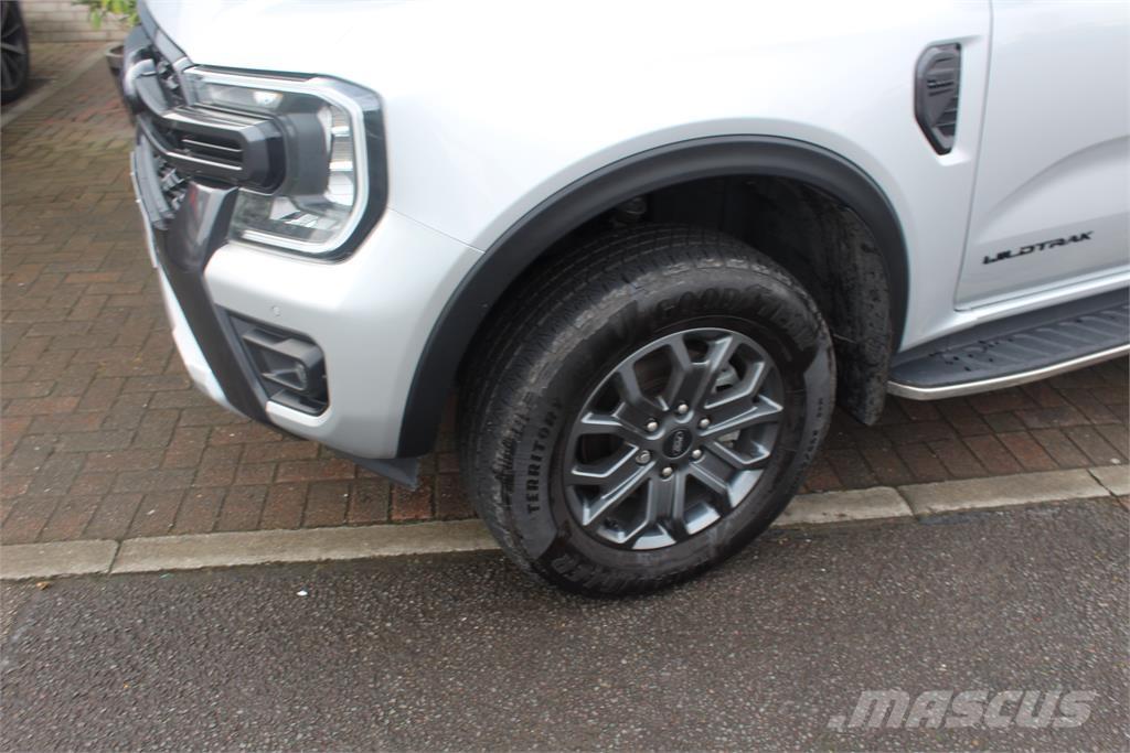 Ford Ranger Wildtrak Kis teherszállító/Platós kocsi