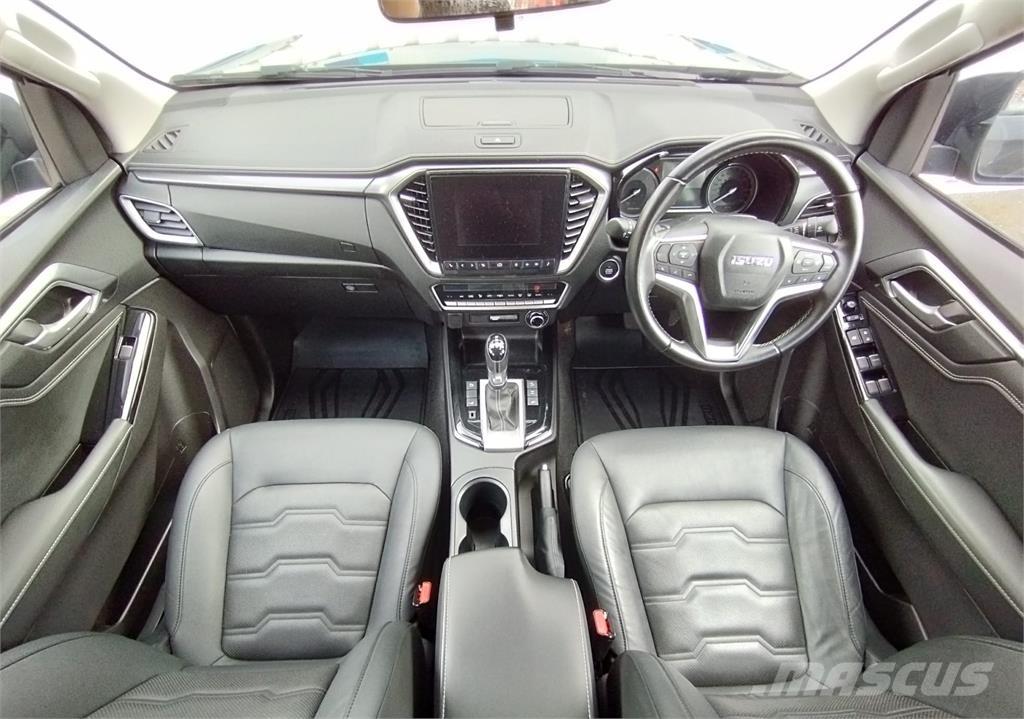 Isuzu DL40 Kis teherszállító/Platós kocsi