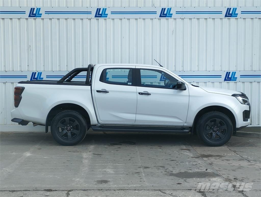Isuzu V-Cross Kis teherszállító/Platós kocsi