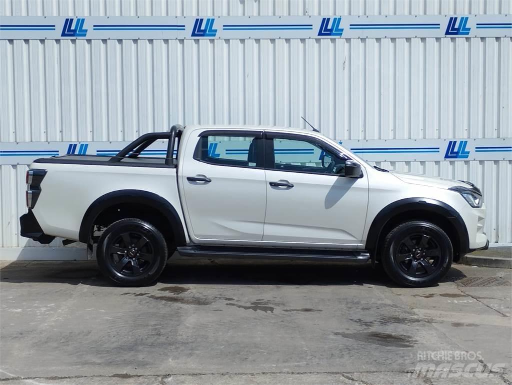 Isuzu V-Cross Kis teherszállító/Platós kocsi