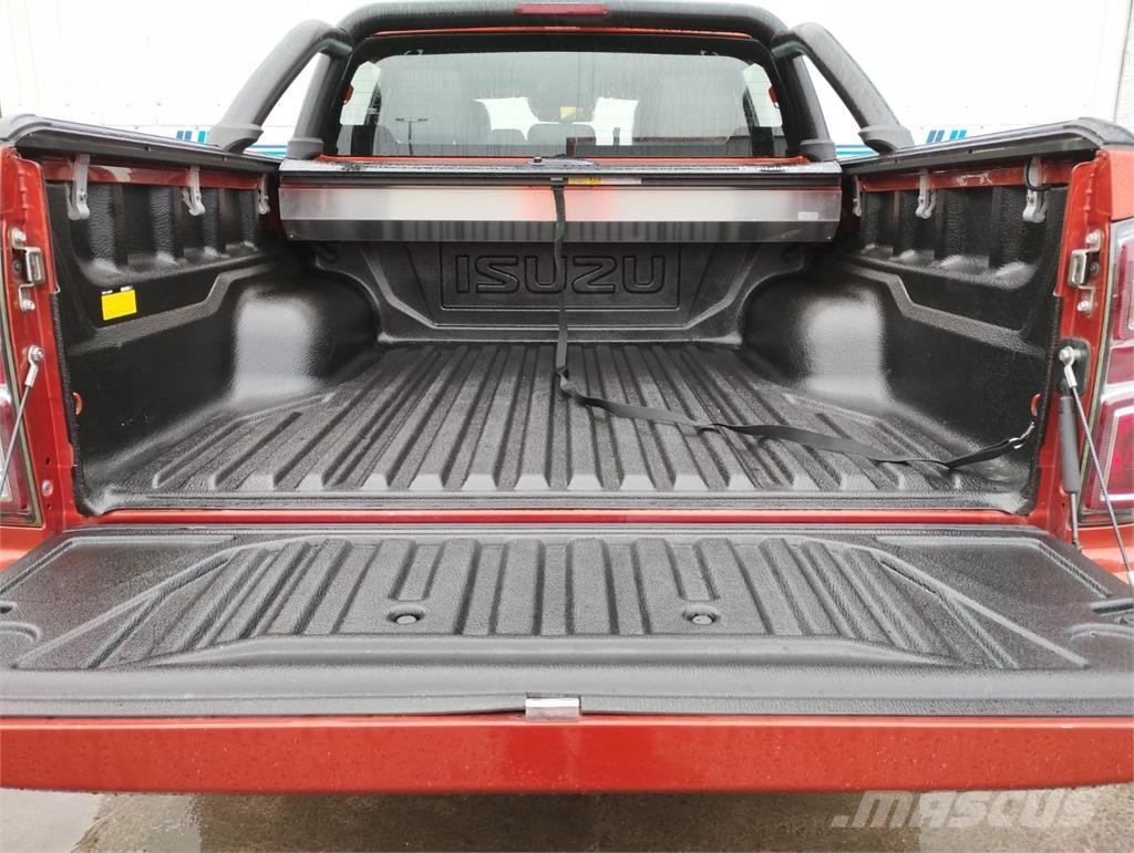 Isuzu V-Cross Kis teherszállító/Platós kocsi