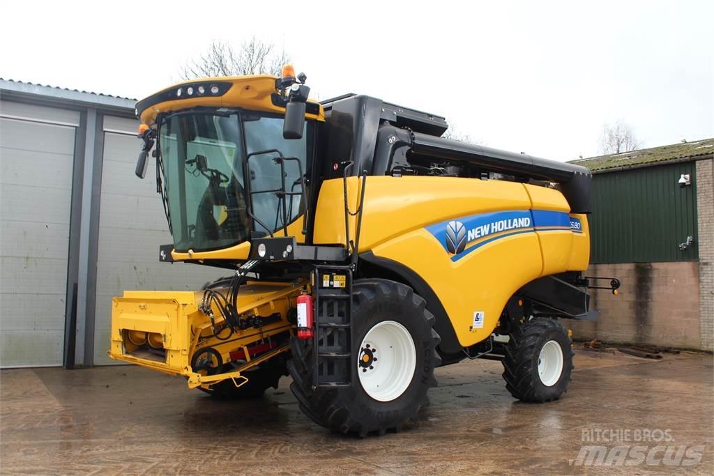 New Holland CX5.80S Kombájnok