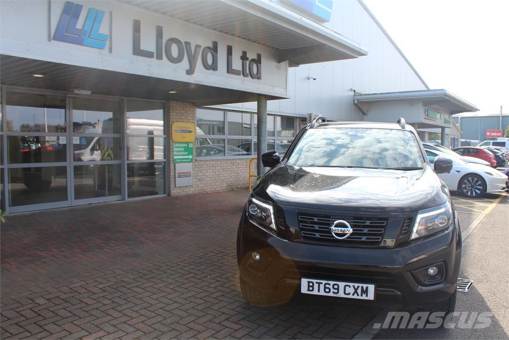 Nissan Navara Kis teherszállító/Platós kocsi