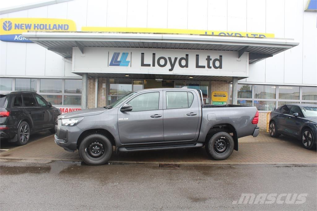 Toyota Hilux Kis teherszállító/Platós kocsi
