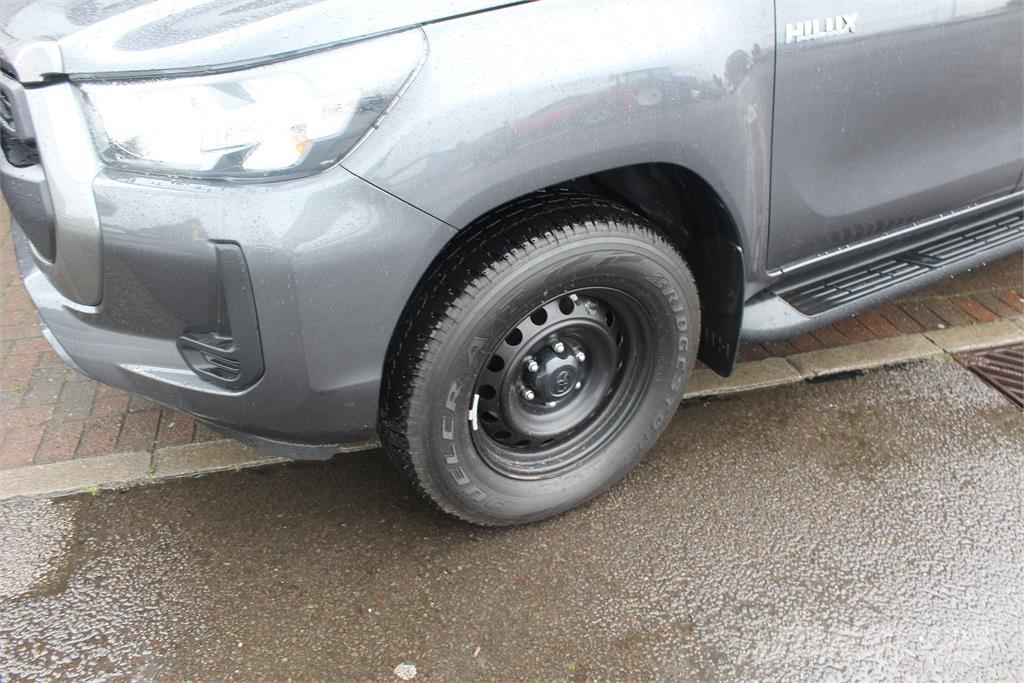 Toyota Hilux Kis teherszállító/Platós kocsi