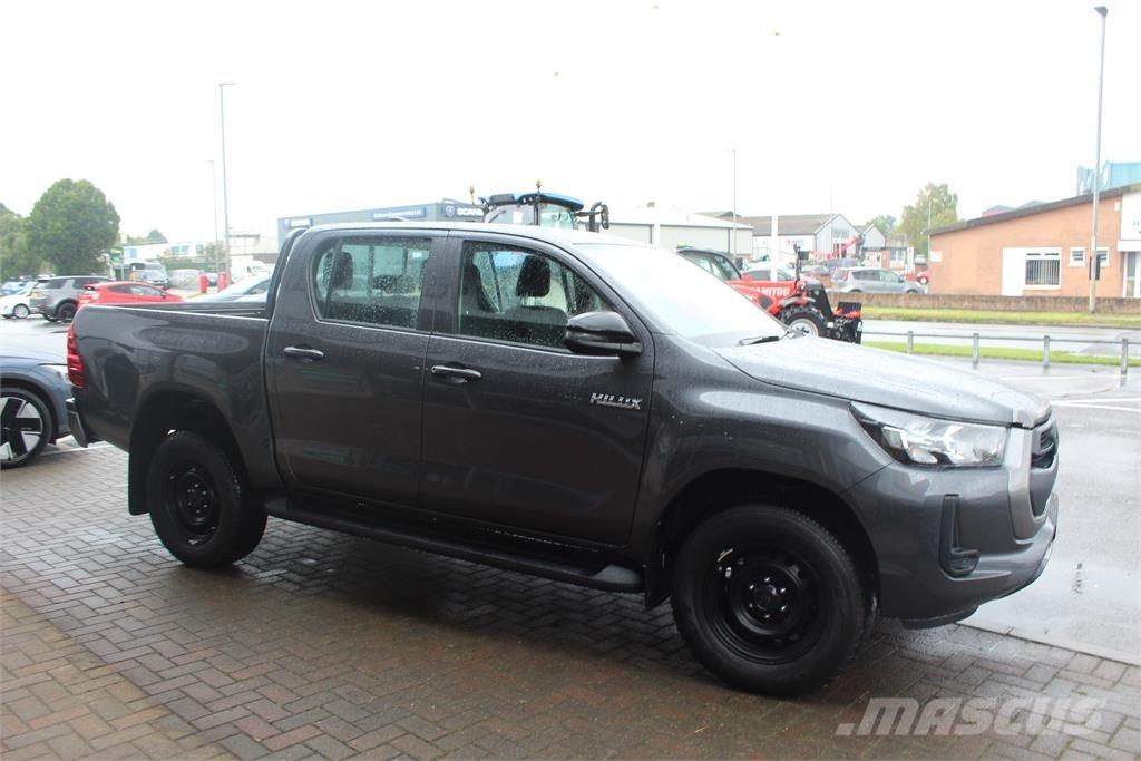 Toyota Hilux Kis teherszállító/Platós kocsi