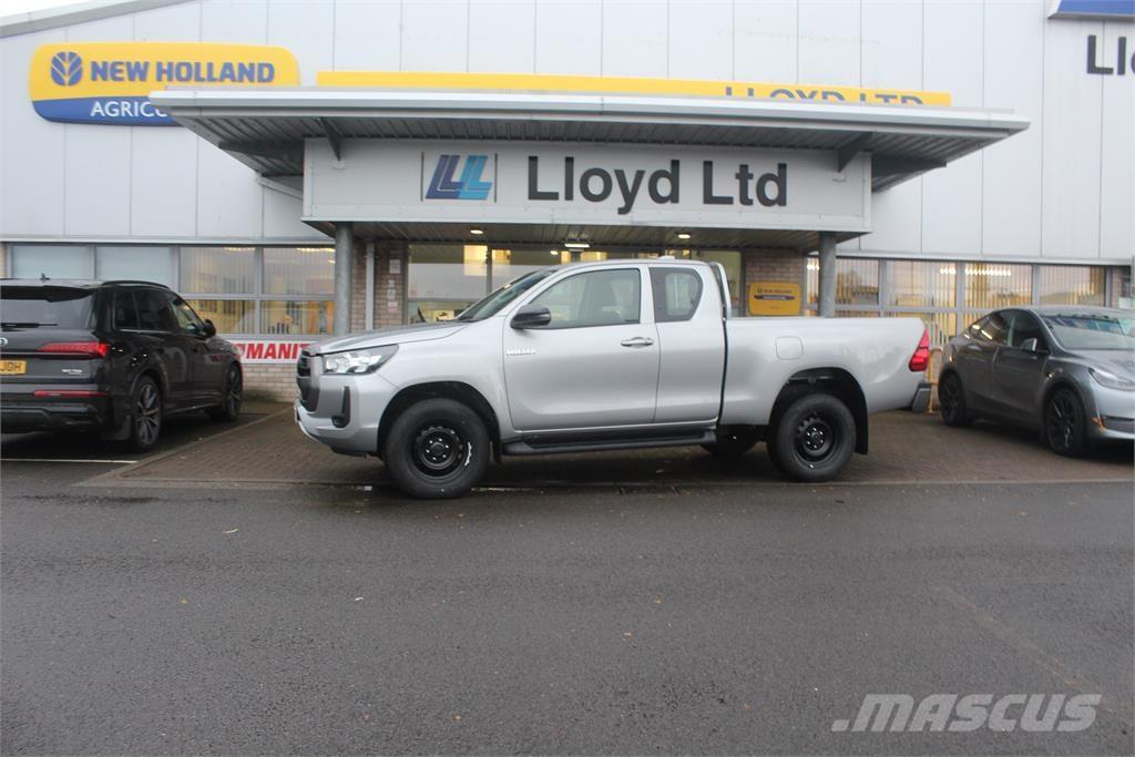 Toyota Hilux Kis teherszállító/Platós kocsi