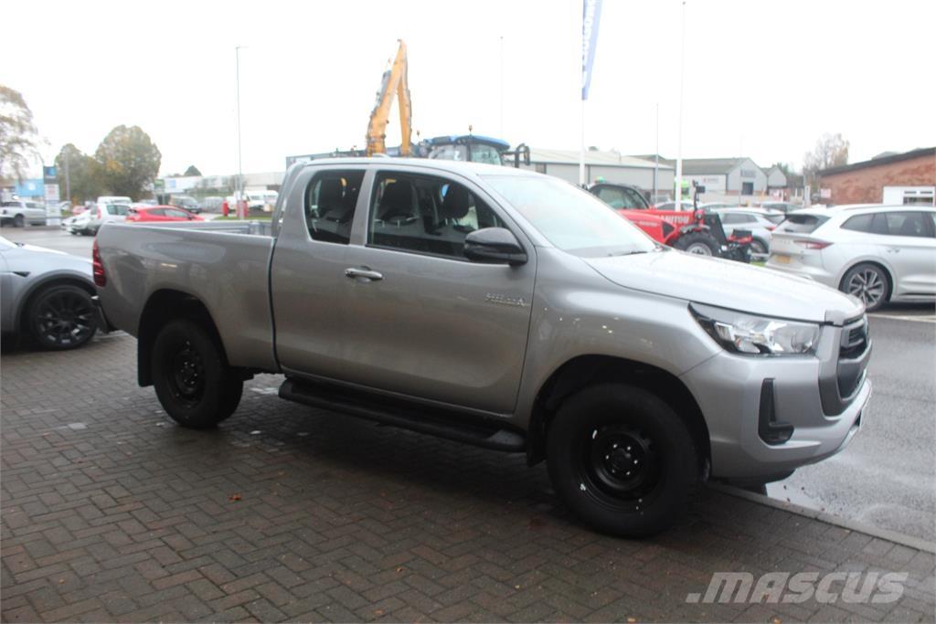 Toyota Hilux Kis teherszállító/Platós kocsi