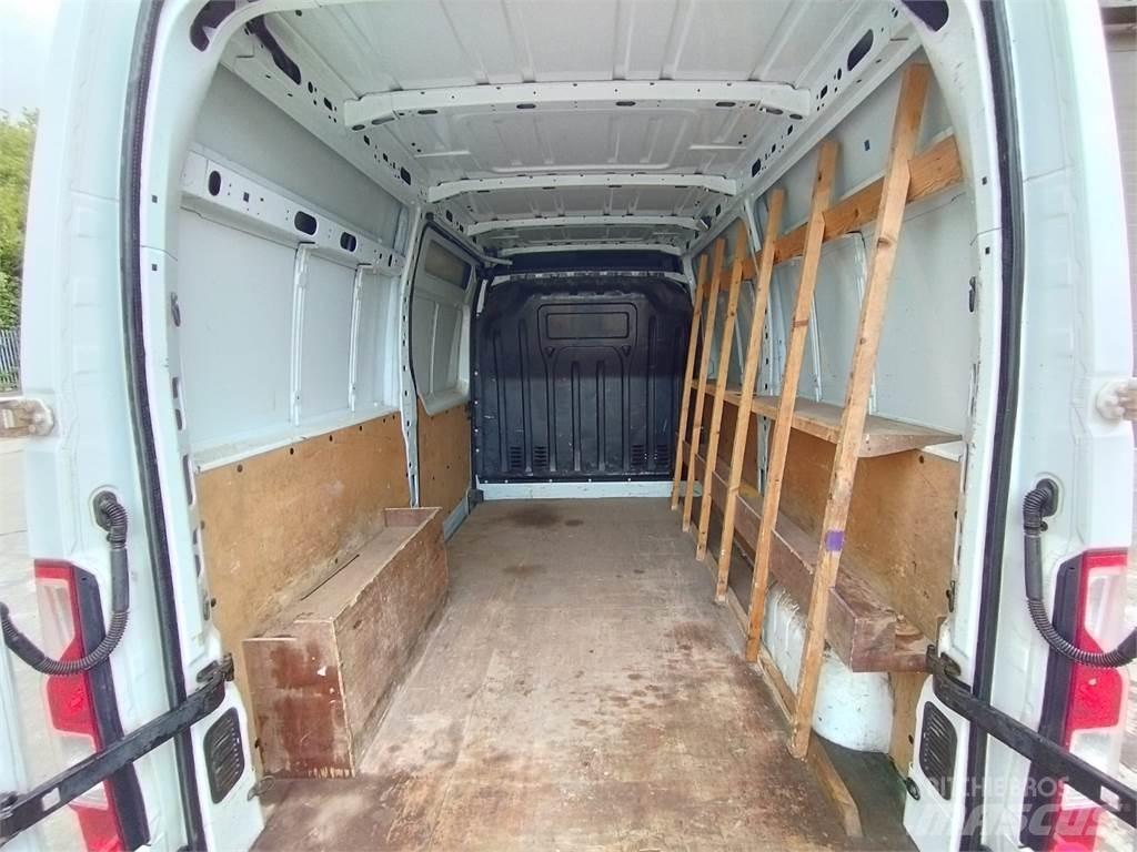 Vauxhall Movano Kis teherszállító/Platós kocsi