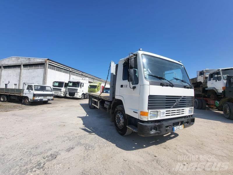 Volvo FL7 Platós / Ponyvás teherautók