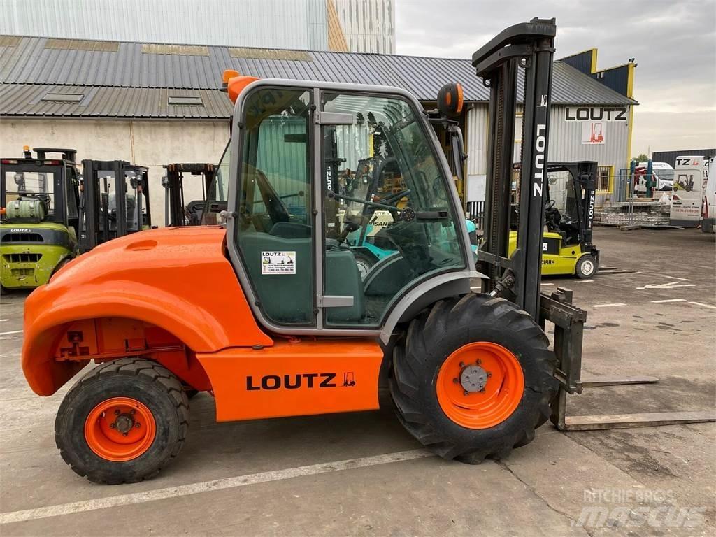 Ausa C300H Tereptargonca