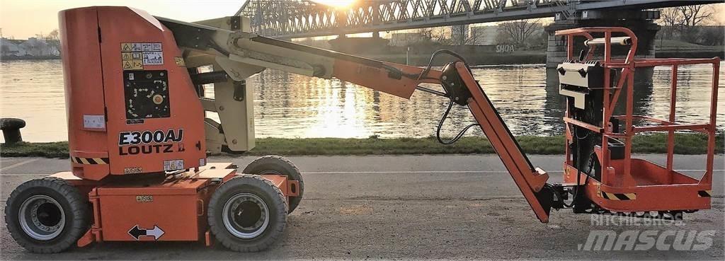 JLG E300AJ Egyéb felvonók és állványok