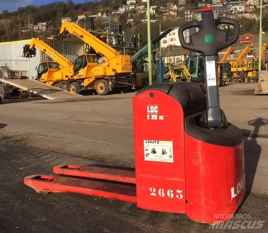 LOC E20 Gyalogkíséretű targonca