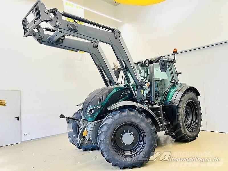 Valtra T174 Traktorok