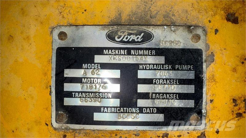 Ford A62 Gumikerekes homlokrakodók
