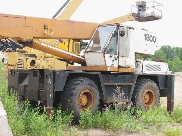 Drott 1800 Terepdaruk