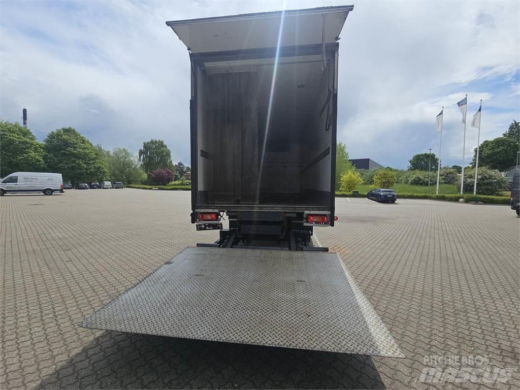 Volvo FE320 Hűtős