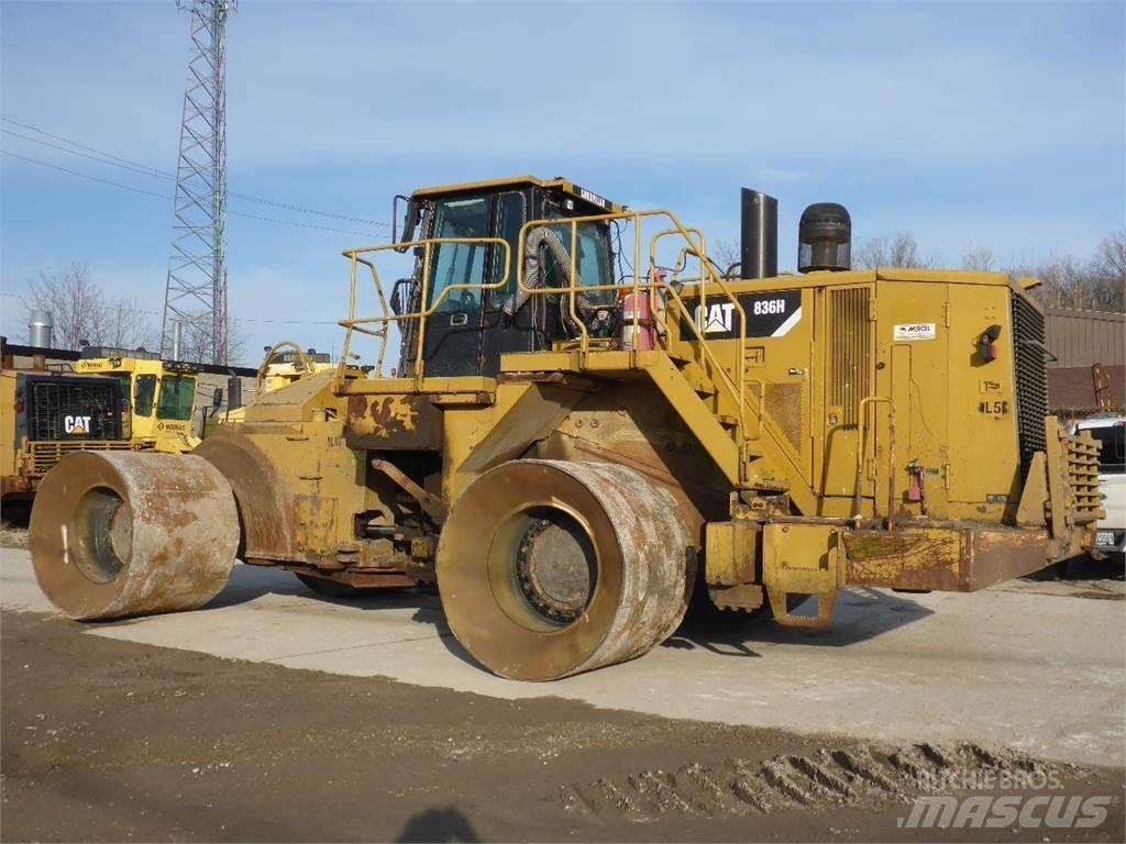 CAT 836H Építőipar - Egyebek