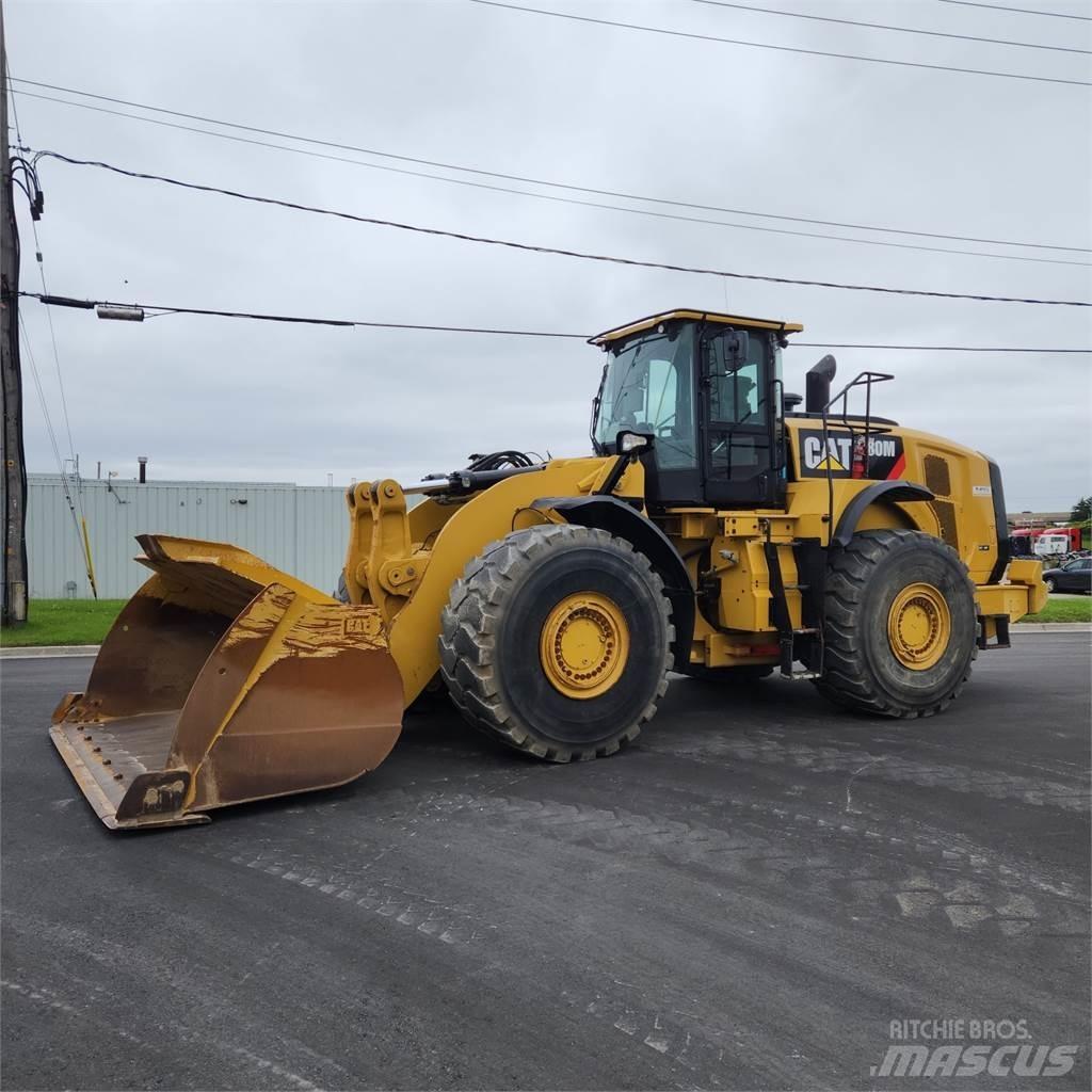 CAT 980M Gumikerekes homlokrakodók