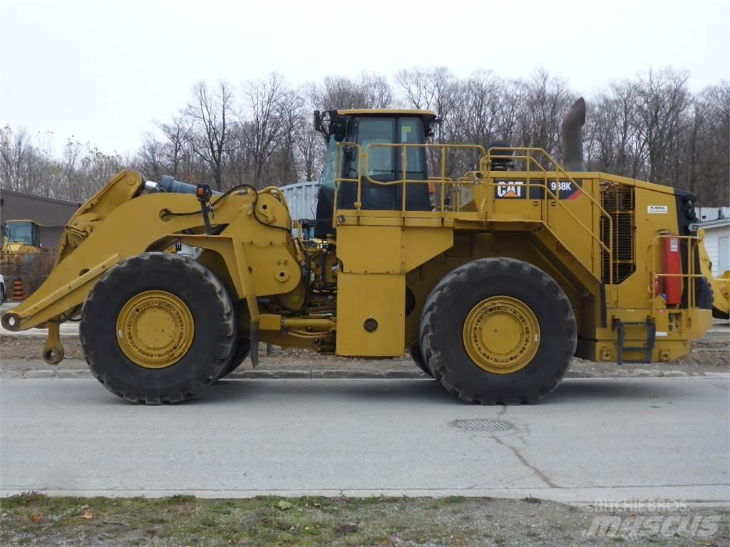 CAT 988K Gumikerekes homlokrakodók