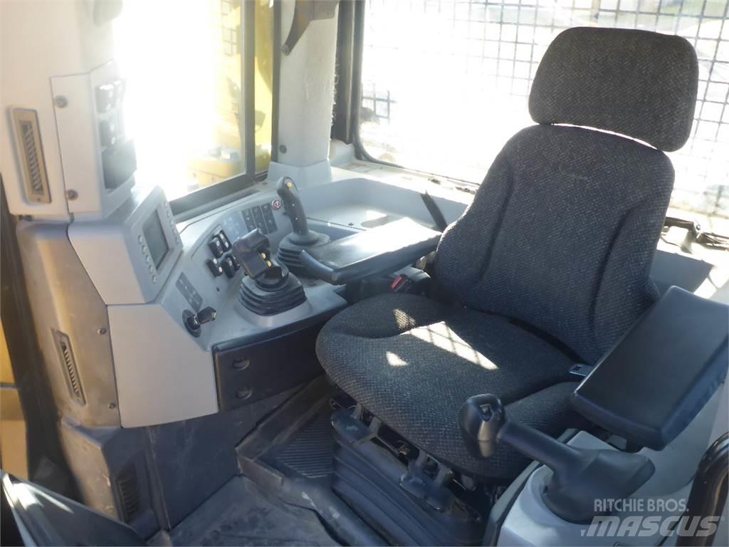 CAT D8T lánctalpas dózerek