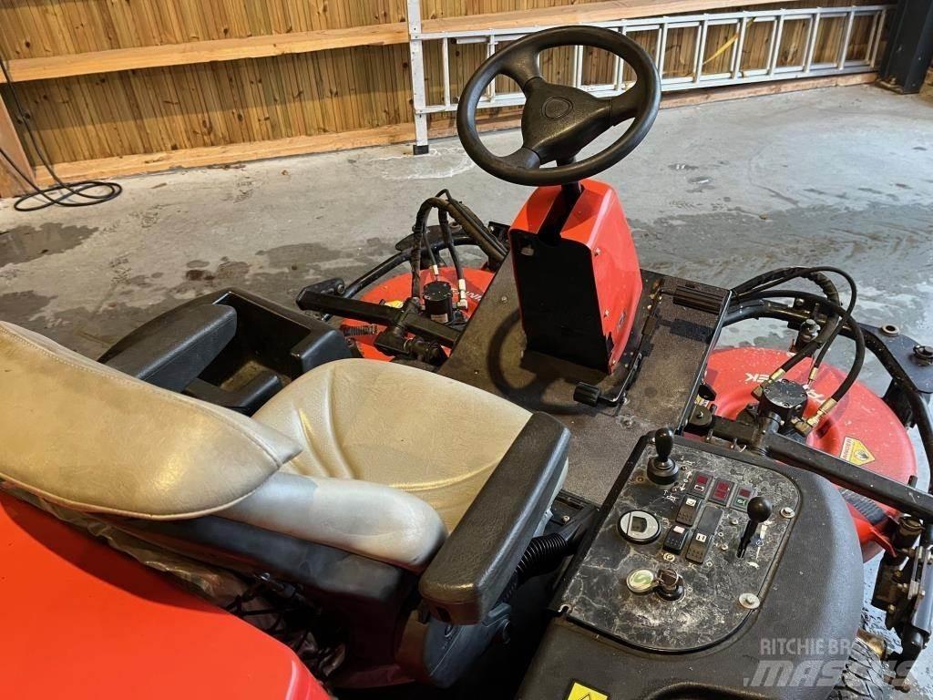 Jacobsen AR-3 Ráülős fűnyírók