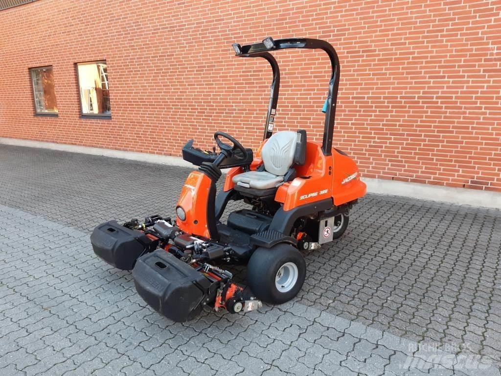 Jacobsen ECLIPS 322 Ráülős fűnyírók